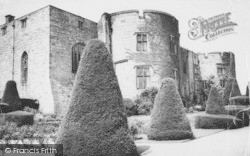 The Castle c.1965, Chirk