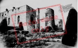 The Castle c.1965, Chirk