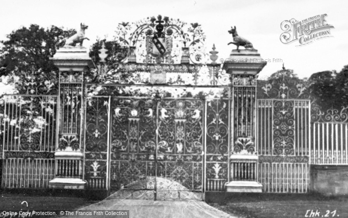 Photo of Chirk, The Castle Gates 1931