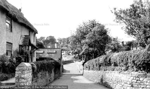 Photo of Chiseldon, High Street c.1960