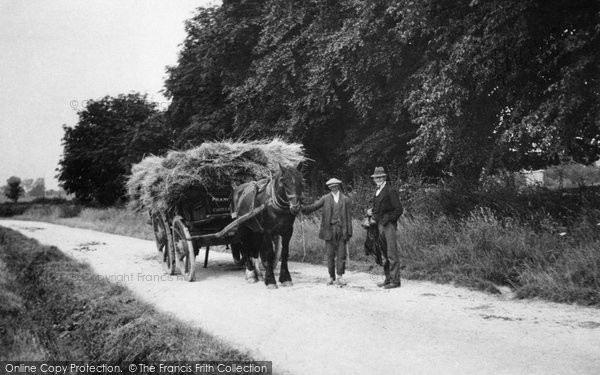 Photo of Chiseldon, Horse And Cart In Hodson Road c.1914