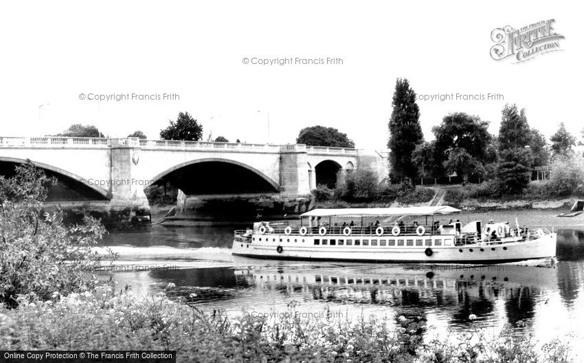 Chiswick, Chiswick Bridge c1960