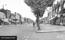 High Road c.1960, Chiswick