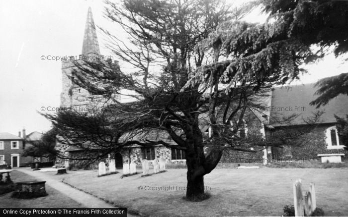 Photo of Chobham, St Lawrence Church c.1960