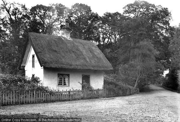 Photo of Cholmondeley, Nantwich Lodge c.1940