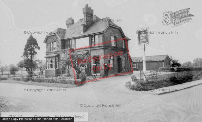 Photo of Cholsey, Railway Hotel c.1960