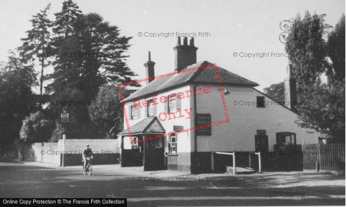 Photo of Chorleywood, The Gate Inn c.1960
