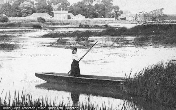 Photo of Christchurch, Punting In The Harbour 1903