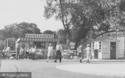 Refreshments, Wick Ferry Holiday Camp c.1955, Christchurch