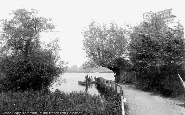 Photo of Christchurch, Wick Ferry, West Bank 1900