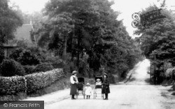 Girls In Aldershot Road 1910, Church Crookham