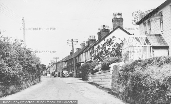 Photo of Chwilog, Main Street c.1945