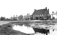 Cippenham, the Pond and Swan Inn 1950