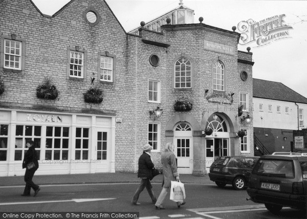 Photo of Cirencester, Bishop's Walk 2004