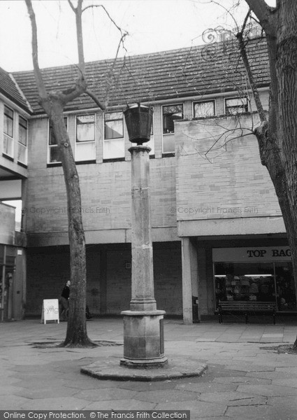 Photo of Cirencester, Jubilee Lamp 2004