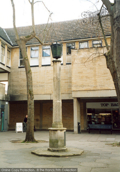 Photo of Cirencester, Jubilee Lamp 2004