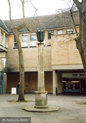Jubilee Lamp 2004, Cirencester