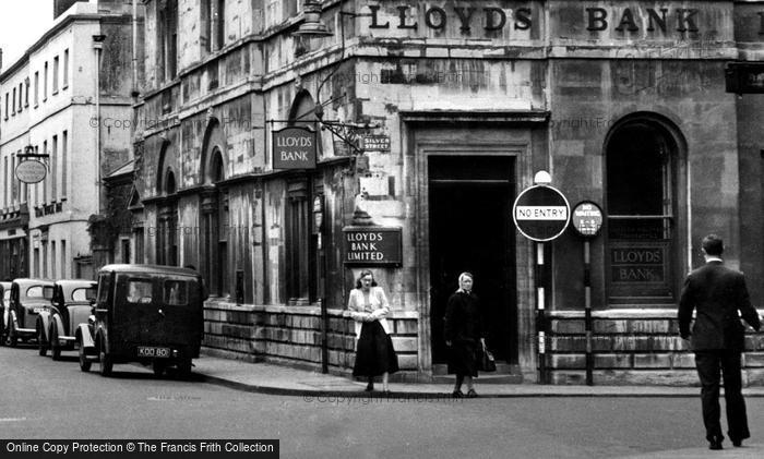 Photo of Cirencester, Lloyds Bank, Castle Street c.1950