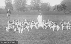 Lord Bathurst's Hounds 1898, Cirencester