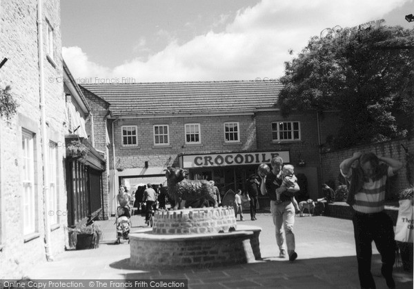 Photo of Cirencester, Ram Scupture 2004