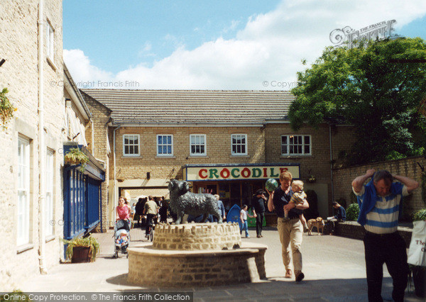 Photo of Cirencester, Ram Scupture 2004