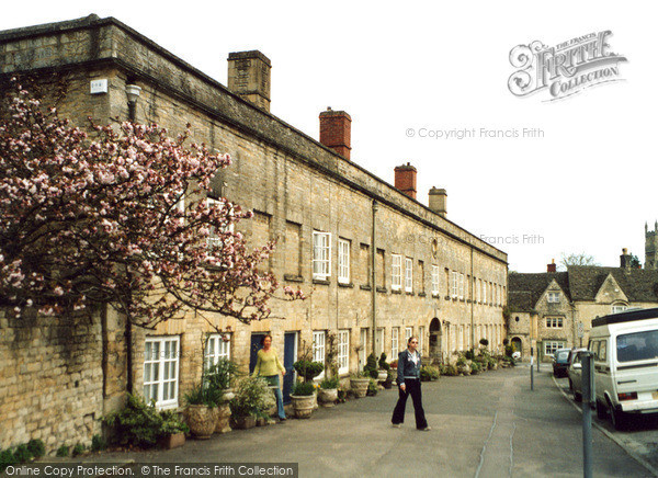 Photo of Cirencester, Tontine Buildings 2004