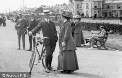 Clacton-on-Sea, A Couple, East Promenade 1912, Clacton-on-Sea