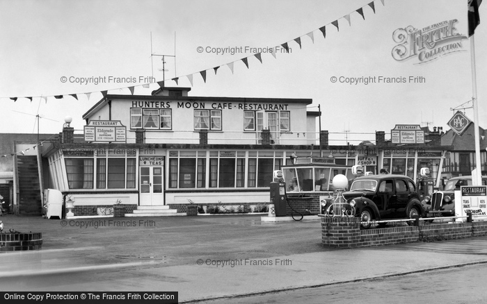 Photo of Clacton On Sea, Hunter's Moon Cafe c.1961