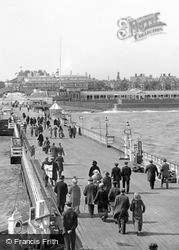 Clacton-on-Sea, People On  The Pier 1914, Clacton-on-Sea