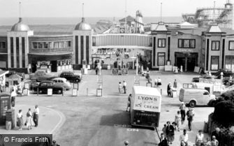 Clacton-on-Sea, the Pier c1960