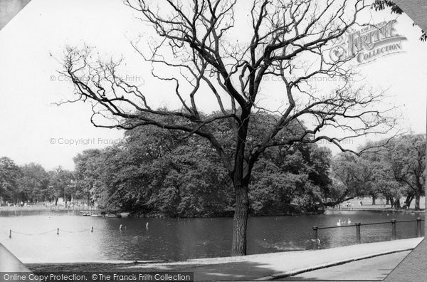 Photo of Clapham, Common, The Mount Pond c.1970