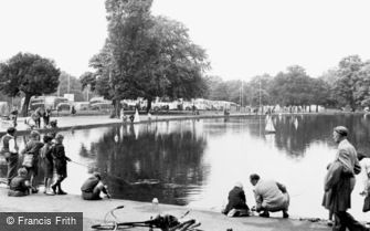 Clapham, the Pond on the Common c1955