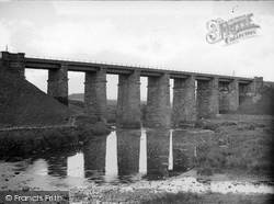 The Viaduct c.1949, Clapham