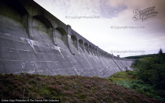 Photo of Clatteringshaws Loch, Hep Dam c.1995