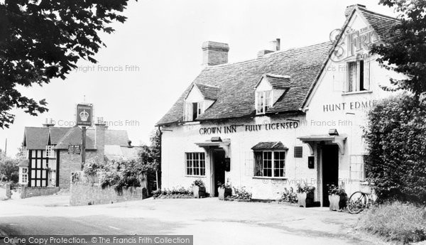 Photo of Claverdon, The Crown Inn c.1960