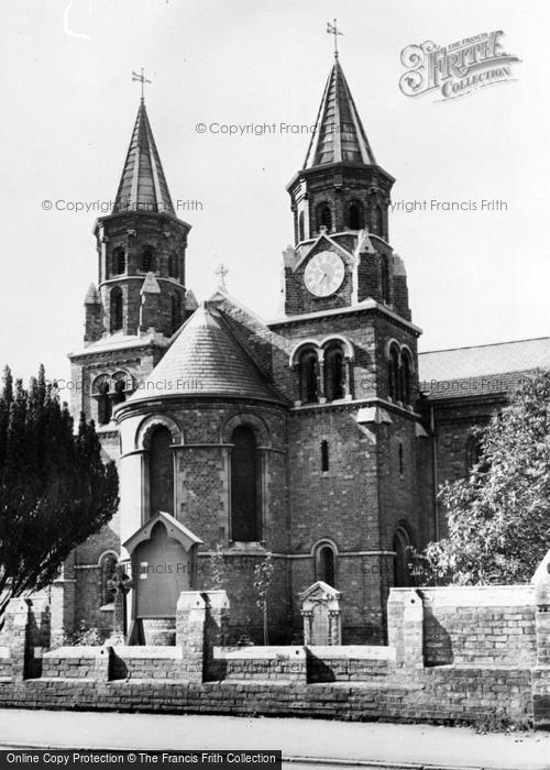 Photo of Claygate, Holy Trinity Church c.1965