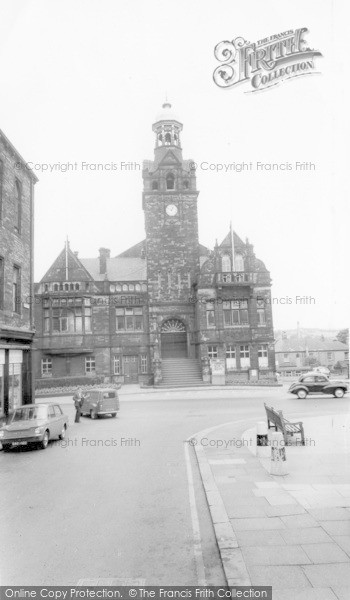 Photo of Cleckheaton, Town Hall c.1965