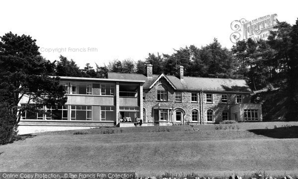 Photo of Cleeve Hill, Courtaulds Convalescent Home c.1960