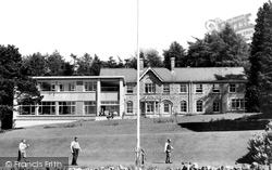 Courtaulds Convalescent Home c.1960, Cleeve Hill