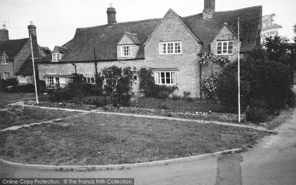 Photo of Cleeve Prior, Mill House c.1960