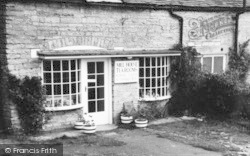 Mill House Tea Rooms c.1960, Cleeve Prior