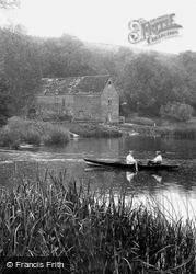 Rowing By Cleeve Mill 1901, Cleeve Prior