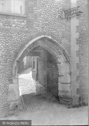 Cley-Next-The-Sea, Old Arch, High Street 1933, Cley Next The Sea