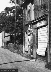 A Village Shop c.1955, Cliffe