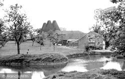 Oast Houses c.1955, Cliffe