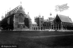 College 1901, Clifton