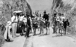 Donkey Rides Through Hodges Gap 1908, Cliftonville