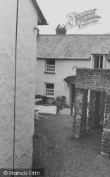 A Quaint Corner c.1950, Clovelly