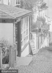 The Post Office 1920, Clovelly