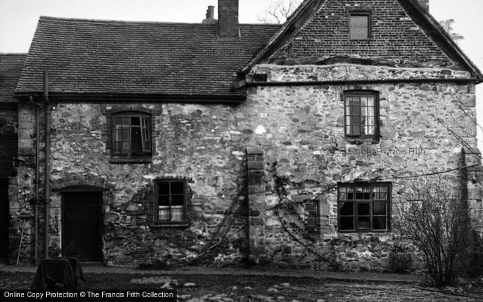 Photo of Coalville, Donington Le Heath Manor House c.1950